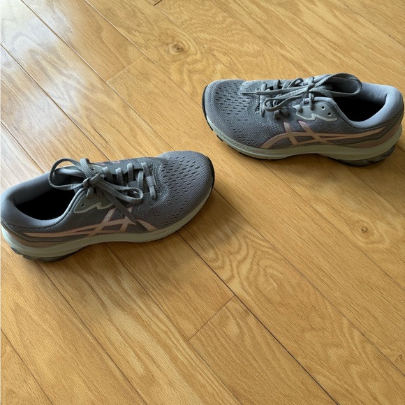 ASICS GT-1000 11 Running Shoes - Picture 3 of 9